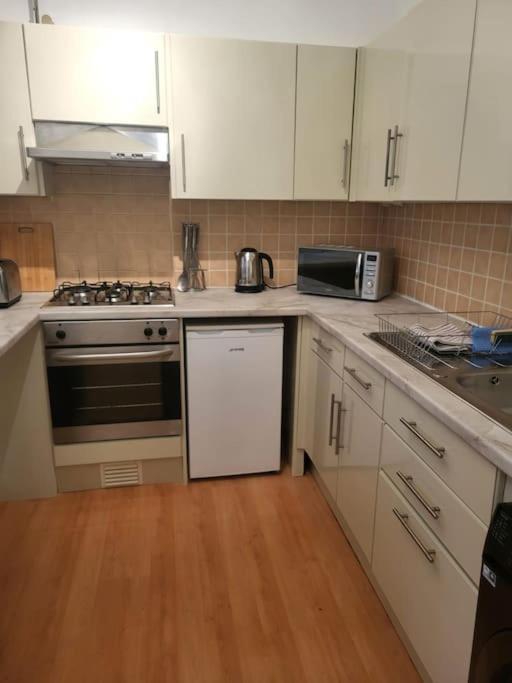 Апартаменти Charming 1-Bed Retreat In Dudley Роял-Танбридж-Веллс Екстер'єр фото